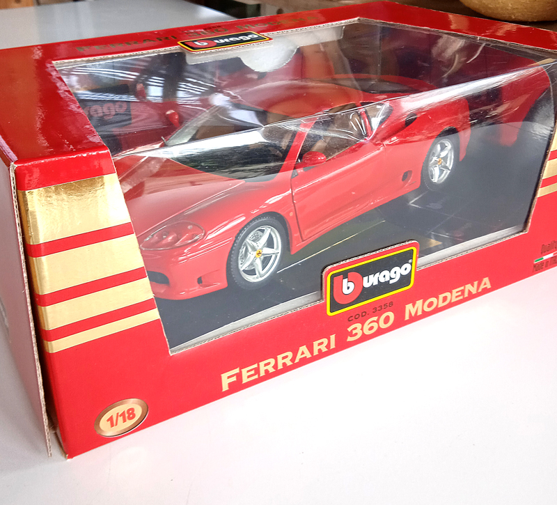 Bburago Ferrari 360 Modena 1999 1:18 cod 3358