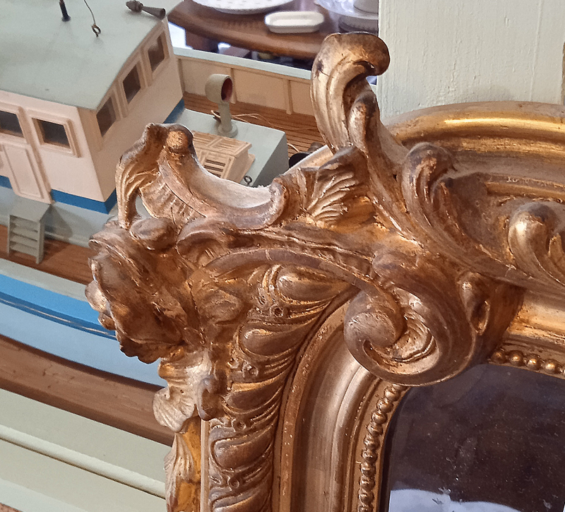 Miroir biseauté cadre doré Louis XV