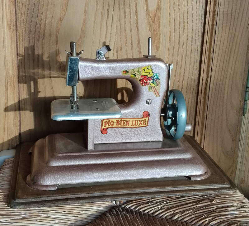 Machine à coudre jouet vintage Piq Bien Luxe